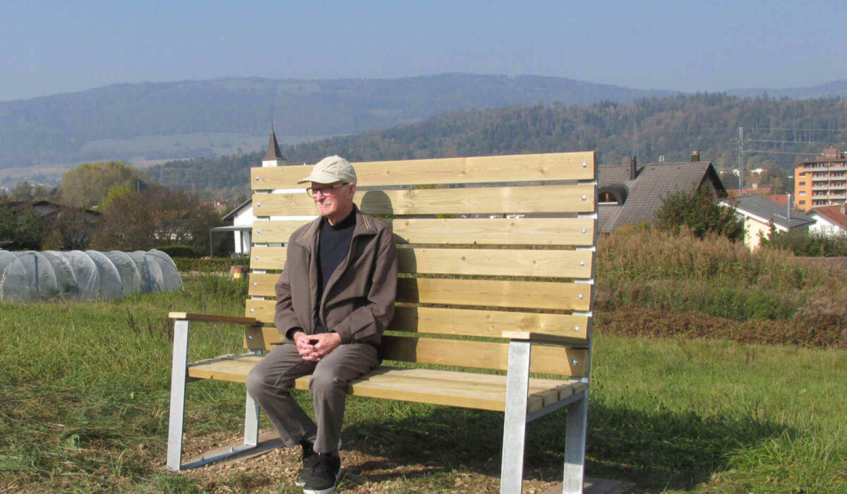 Un banc des longs cous à Bassecourt